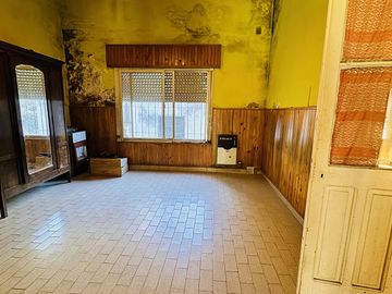 Casa zona Centro Colón Importante Lote