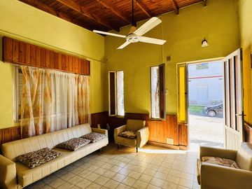 Casa zona Centro Colón Importante Lote