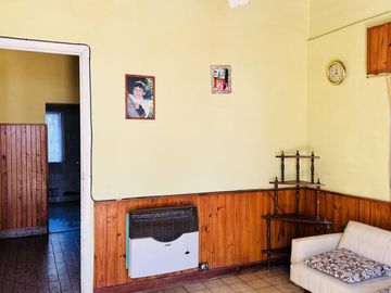 Casa zona Centro Colón Importante Lote