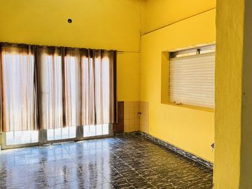 Casa zona Centro Colón Importante Lote