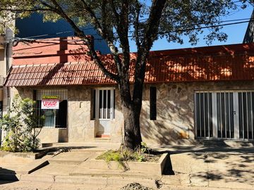 Casa zona Centro Colón Importante Lote