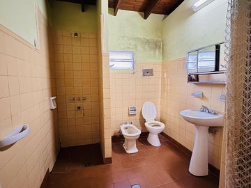 Casa zona Centro Colón Importante Lote