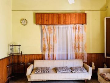 Casa zona Centro Colón Importante Lote