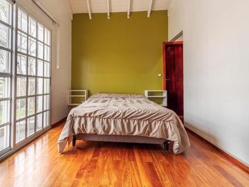 Espectacular casa a metros del Parque Lineal
