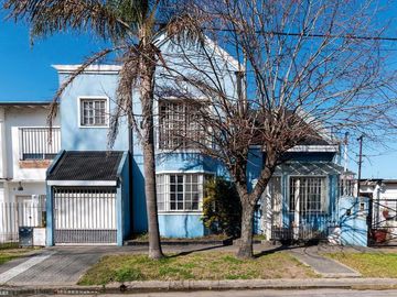 Espectacular casa a metros del Parque Lineal