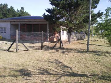 Casa en venta - 2 Dormitorios 2 Baños - Cochera - 495Mts2 - Nueva Atlantis