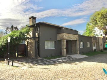 Casa  en venta  Ituzaingó Norte  Barrio Privado Los Olivos