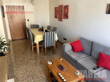 Retasado!! J. F Olmos 36 P7mo.  Semipiso 3 amb. c/bcón. Baulera T65m². Muy luminoso.