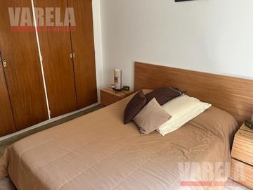 Retasado!! J. F Olmos 36 P7mo.  Semipiso 3 amb. c/bcón. Baulera T65m². Muy luminoso.