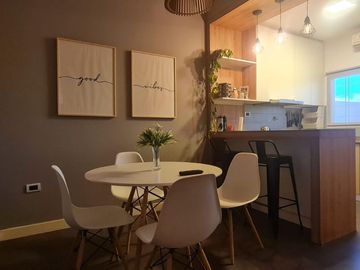 Casa en venta - 2 Dormitorios 2 Baños - 546Mts2 - Castelar