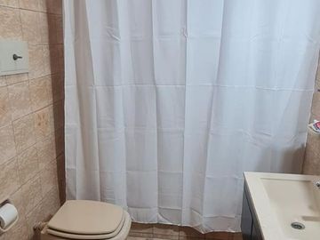 Casa en venta - 2 Dormitorios 2 Baños - 546Mts2 - Castelar