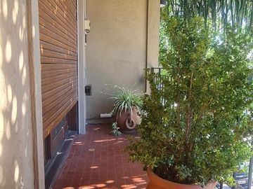 Casa en venta - 2 Dormitorios 2 Baños - 546Mts2 - Castelar