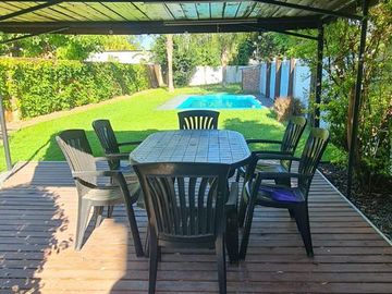 Casa en venta - 2 Dormitorios 2 Baños - 546Mts2 - Castelar
