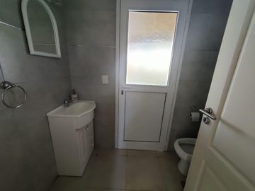 Casa con pileta en Santa Guadalupe Pilar del Este