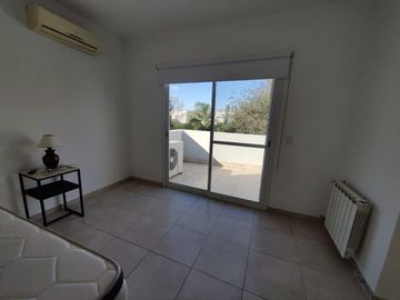 Casa con pileta en Santa Guadalupe Pilar del Este
