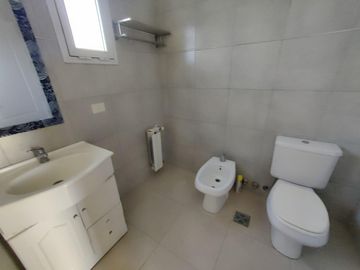 Casa con pileta en Santa Guadalupe Pilar del Este