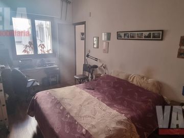 Av. Pueyrredón 600 Departamento en venta 3 ambientes en 1er. piso por escalera.