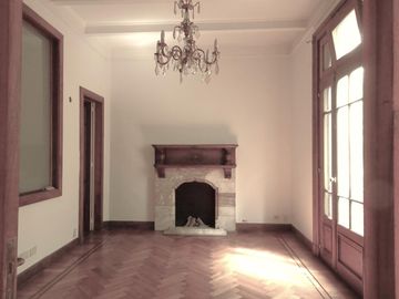 Piso 4 Ambientes con balcónes francés y baulera en Recoleta. APTO CREDITO