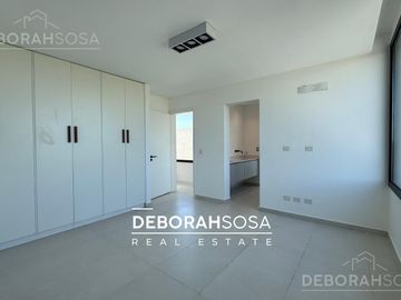 Casa en Venta 4 ambientes con pileta Puertos Zona Norte