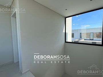 Casa en Venta 4 ambientes con pileta Puertos Zona Norte