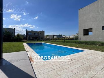 Casa en Venta 4 ambientes con pileta Puertos Zona Norte