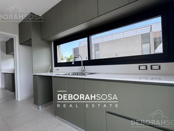 Casa en Venta 4 ambientes con pileta Puertos Zona Norte