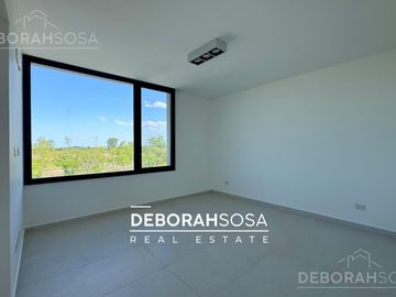 Casa en Venta 4 ambientes con pileta Puertos Zona Norte