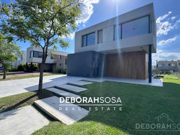 Casa en Venta 4 ambientes con pileta Puertos Zona Norte