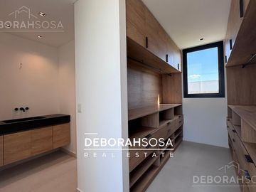 Casa en Venta 4 ambientes con pileta Puertos Zona Norte