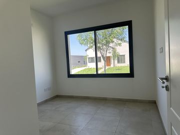 Venta Casa a estrenar - Barrio Privado Santo Tomas - Pilar | VCO Propiedades