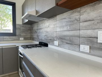 Venta Casa a estrenar - Barrio Privado Santo Tomas - Pilar | VCO Propiedades