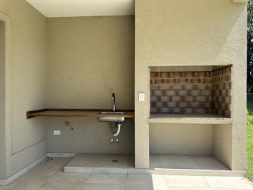 Venta Casa a estrenar - Barrio Privado Santo Tomas - Pilar | VCO Propiedades