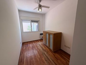 EXCELENTE 3 AMBIENTES CON PATIO APTO VIVIENDA Y PROFESIONAL