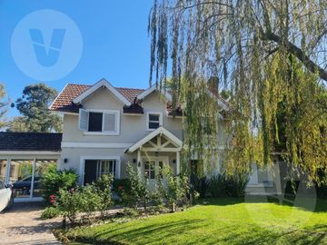 Casa en venta - Barrio Echeverria Del Lago, Canning