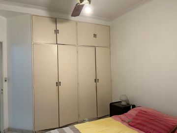 En Venta Casa de 3 ambientes . con fondo  garage  s/lote de 8 x 23