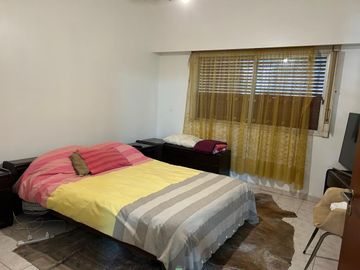 En Venta Casa de 3 ambientes . con fondo  garage  s/lote de 8 x 23