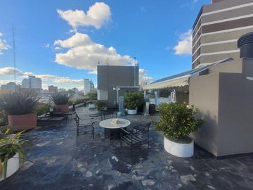 Casa de Categoria con Dpto y Estudio