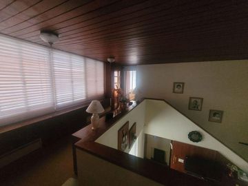 Casa de Categoria con Dpto y Estudio