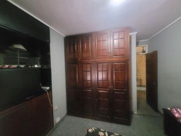Casa de Categoria con Dpto y Estudio