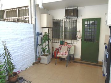 VENTA DÚPLEX DE 4 AMBIENTES EN OLIVOS