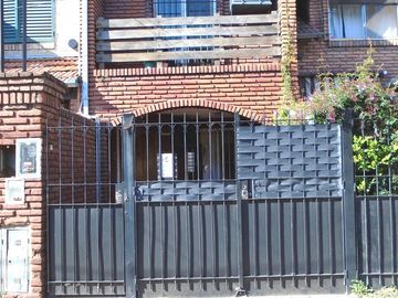 VENTA DÚPLEX DE 4 AMBIENTES EN OLIVOS