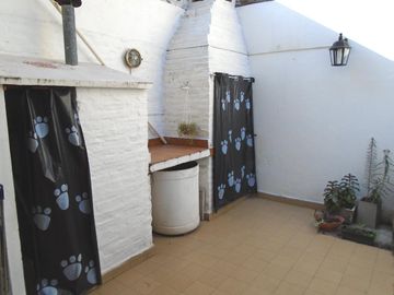 VENTA DÚPLEX DE 4 AMBIENTES EN OLIVOS