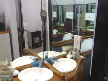 VENTA DÚPLEX DE 4 AMBIENTES EN OLIVOS