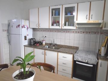 VENTA DÚPLEX DE 4 AMBIENTES EN OLIVOS