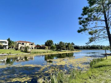 Terreno en venta en Barrio Privado Santa Catalina | Villanueva | Laguna