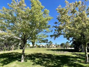 Terreno en venta en Barrio Privado Santa Catalina | Villanueva | Laguna