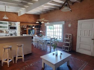 Casa de 4 Amb. a la venta en cañuelas