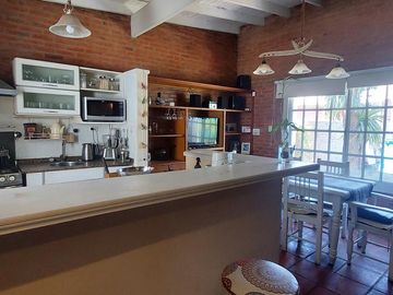 Casa de 4 Amb. a la venta en cañuelas