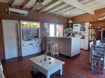 Casa de 4 Amb. a la venta en cañuelas