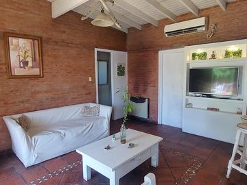 Casa de 4 Amb. a la venta en cañuelas